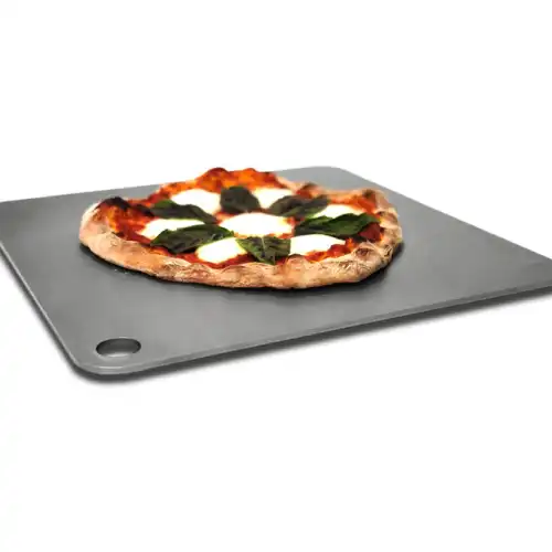 Comment nettoyer une pierre à pizza en acier ?