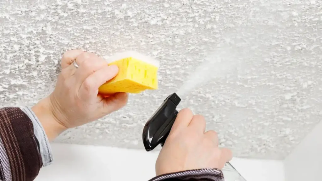 lessiver un plafond peint en gouttelette