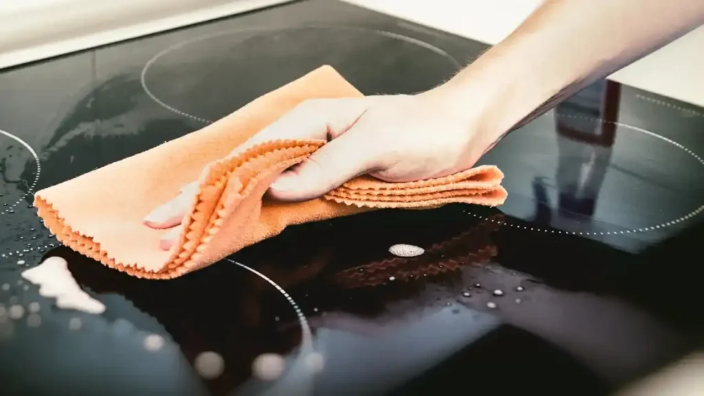 astuce pour nettoyer plaque induction cuisine