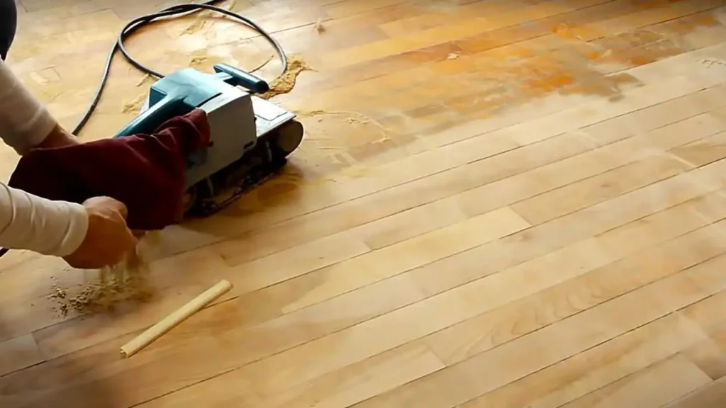 les risques de poncer un sol en stratifié